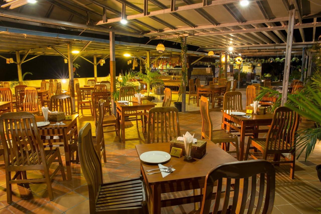 Sky View Hotel Bagan Exterior foto